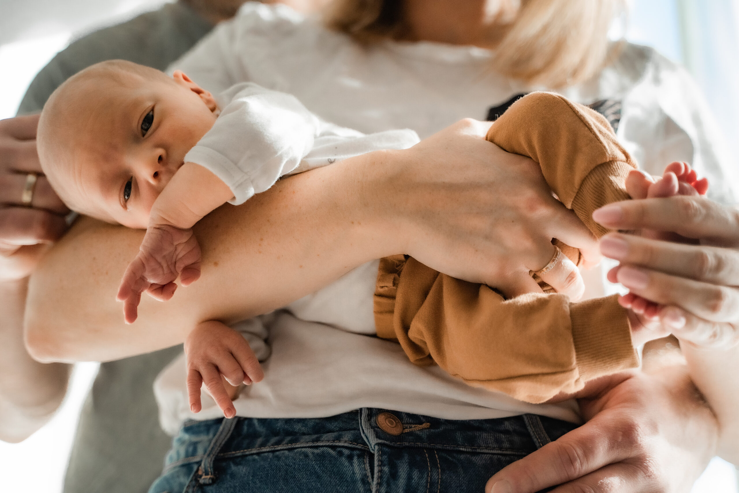 Foto Baby auf Arm liegend, © A-Line-Photography Aylin Trautter